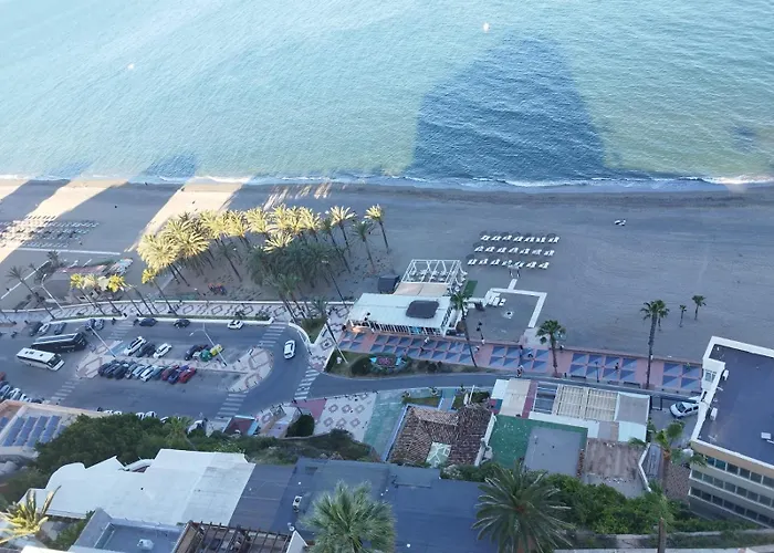 Rent4 Malaga La Torre De La Roca Apartmán