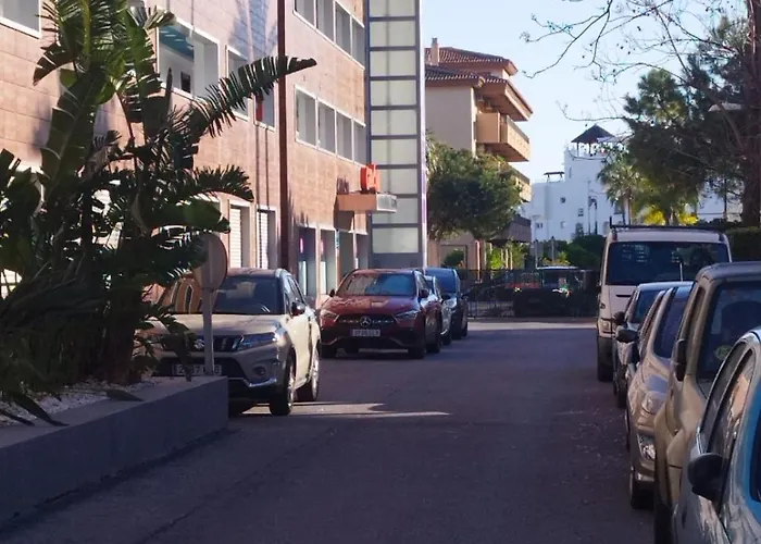 Rent4 Malaga La Torre De La Roca Apartmán *